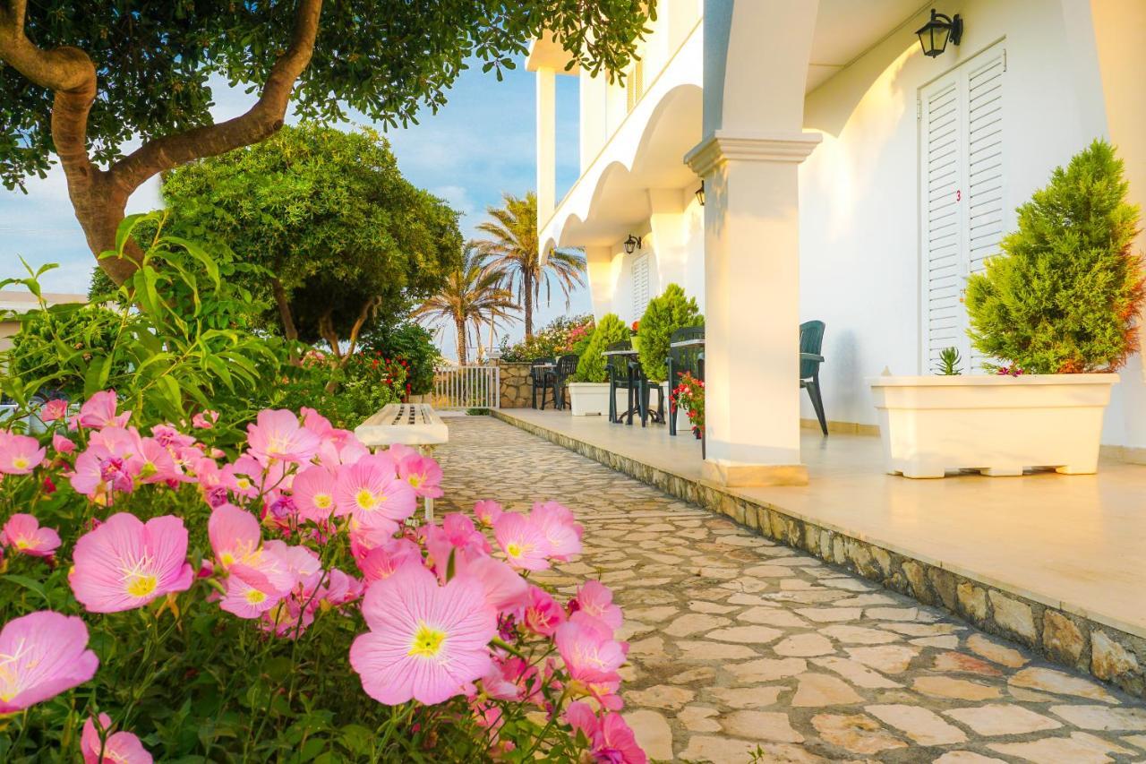 Cubaneros Holiday Inn Λαγανάς Εξωτερικό φωτογραφία